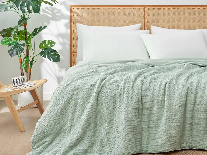 Reversible Waffle Cooling Comforters